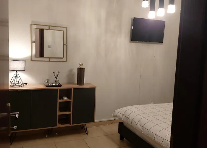 Apartament Vaggoula's Luxury 1 *